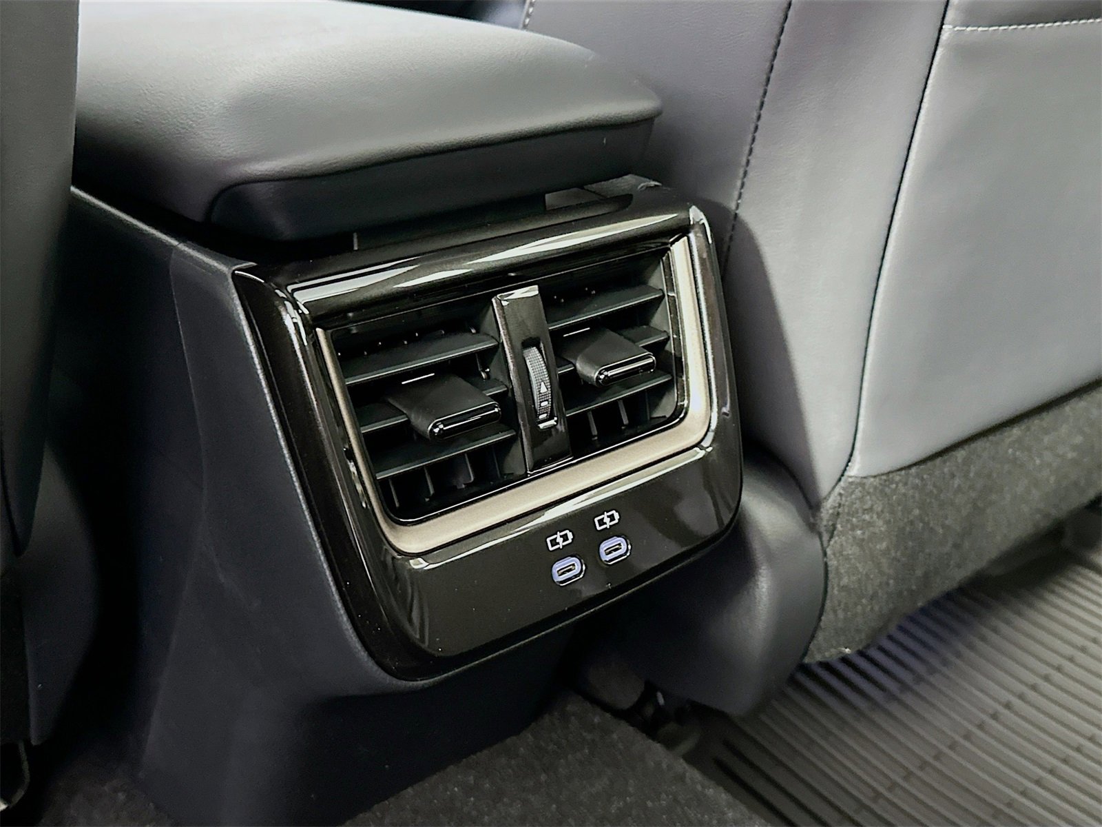 New 2025 Toyota Crown Signia Limited image 27