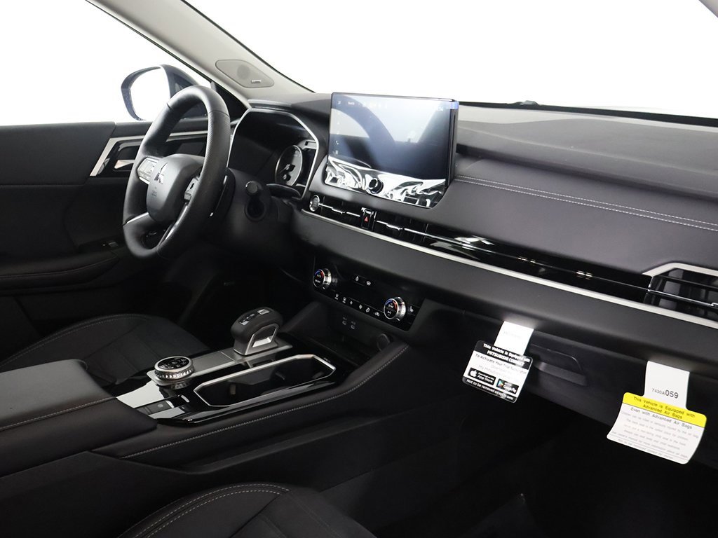 New 2026 Mitsubishi Outlander SE image 30