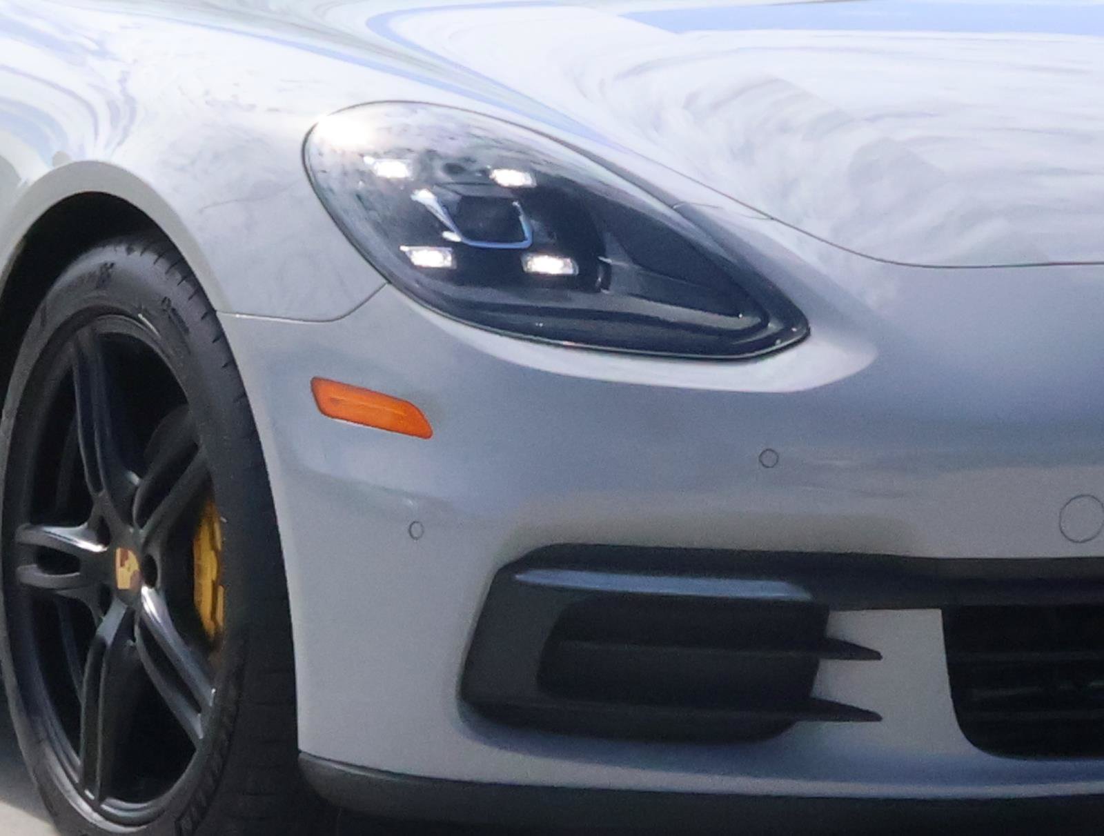 Used 2018 Porsche Panamera 4 AWD/4WD image 8