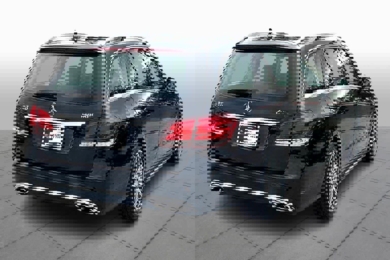 Used 2016 Mercedes-Benz E 350 4MATIC Wagon image 13