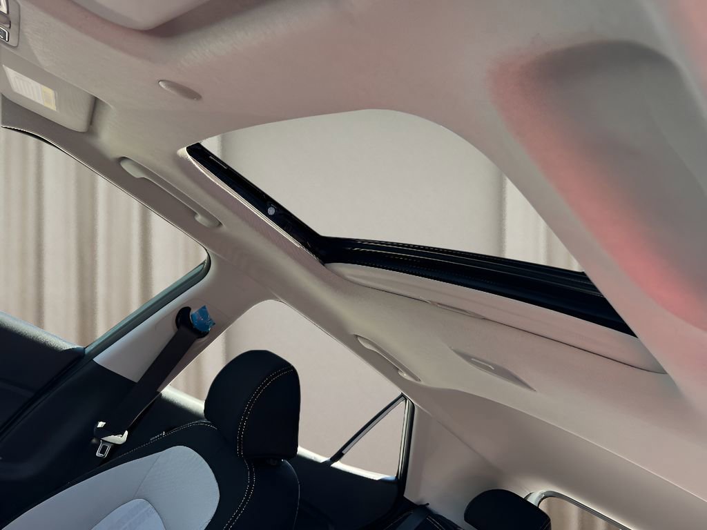 New 2026 Hyundai Venue SEL FWD image 28