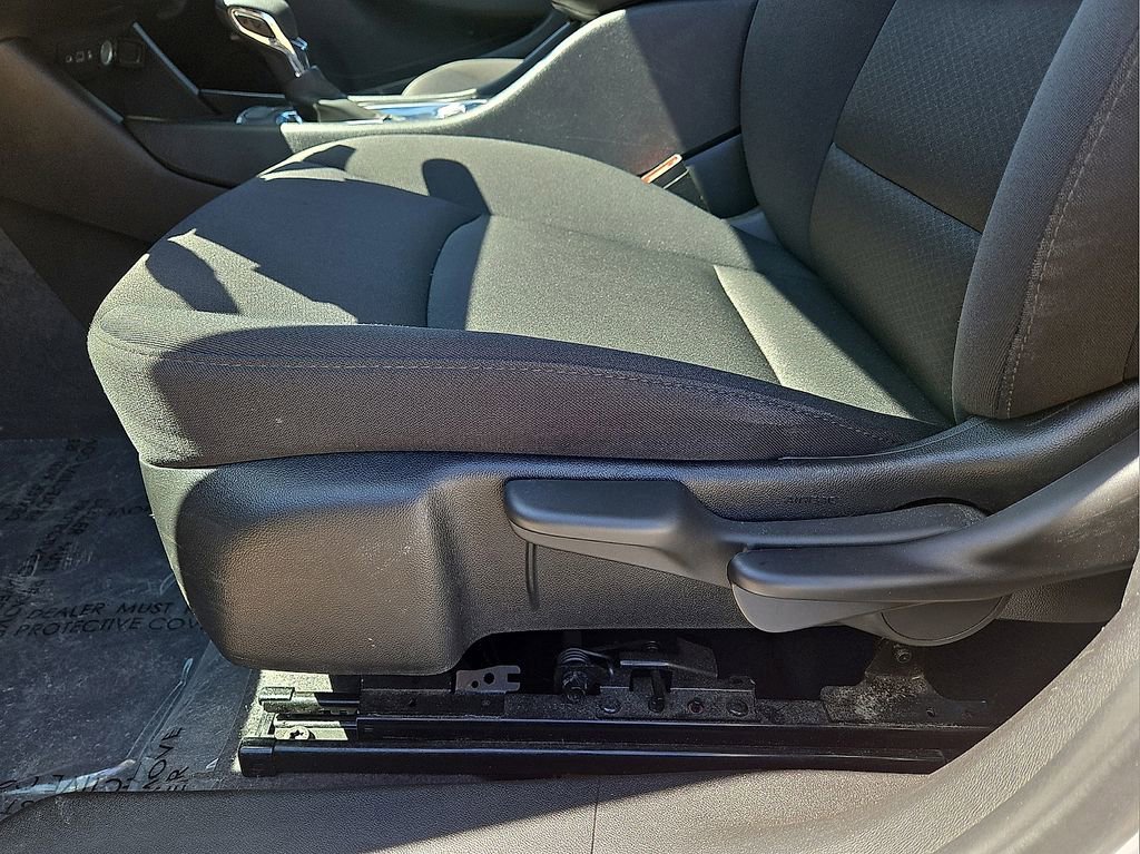 Used 2025 Chevrolet Malibu LS FWD image 22