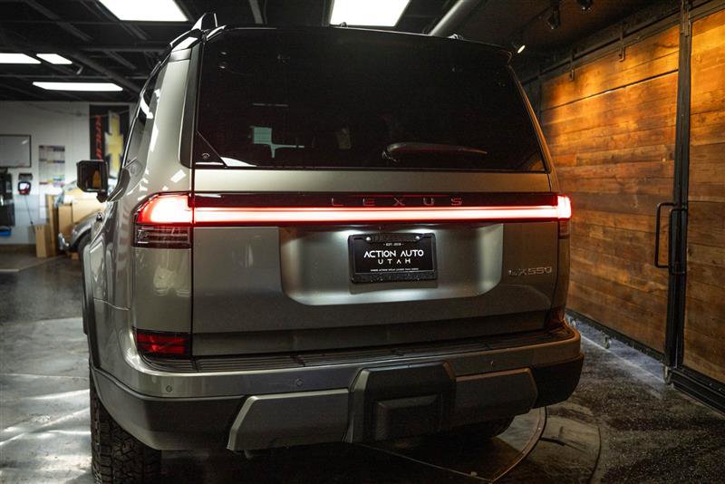 Used 2024 Lexus GX 550 image 6