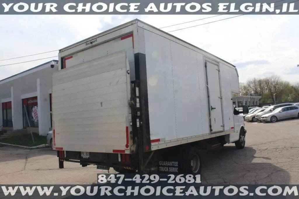 Used 2018 Chevrolet Express 4500 Extended w/ Driver Convenience Package RWD image 5