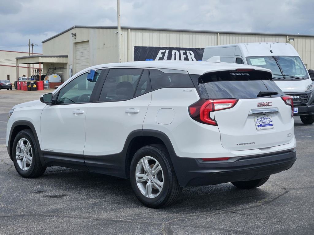Used 2024 GMC Terrain SLE FWD image 4