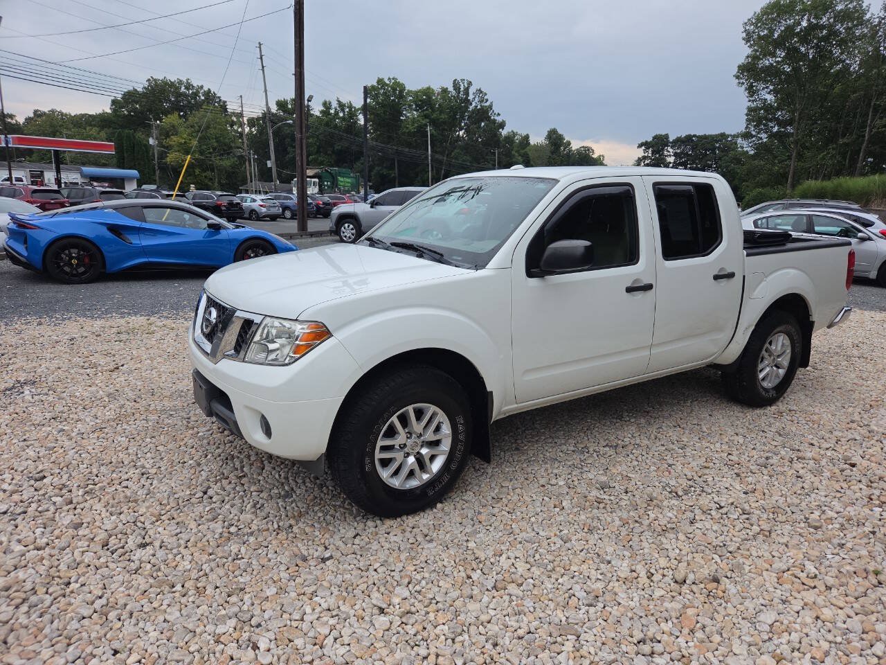 Used 2015 Nissan Frontier SV AWD/4WD image 2