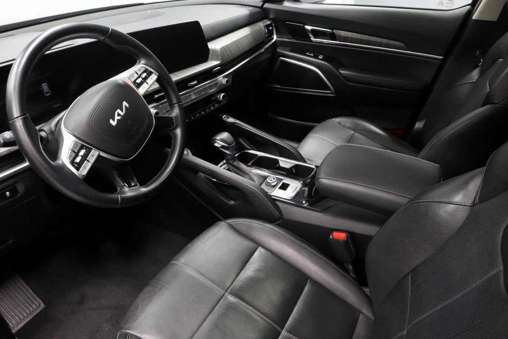 Used 2023 Kia Telluride EX w/ EX Captain's Chair Package image 26