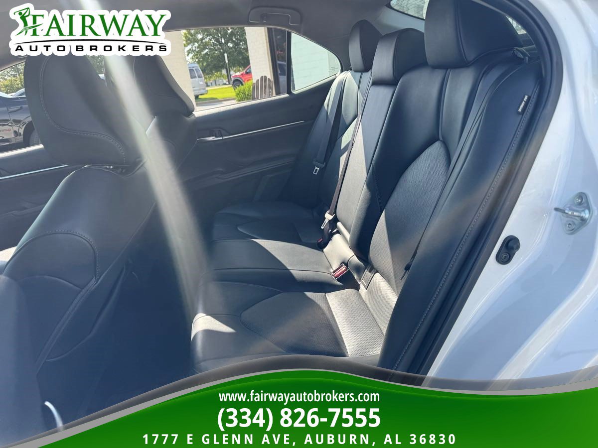 Used 2022 Toyota Camry XLE FWD image 11