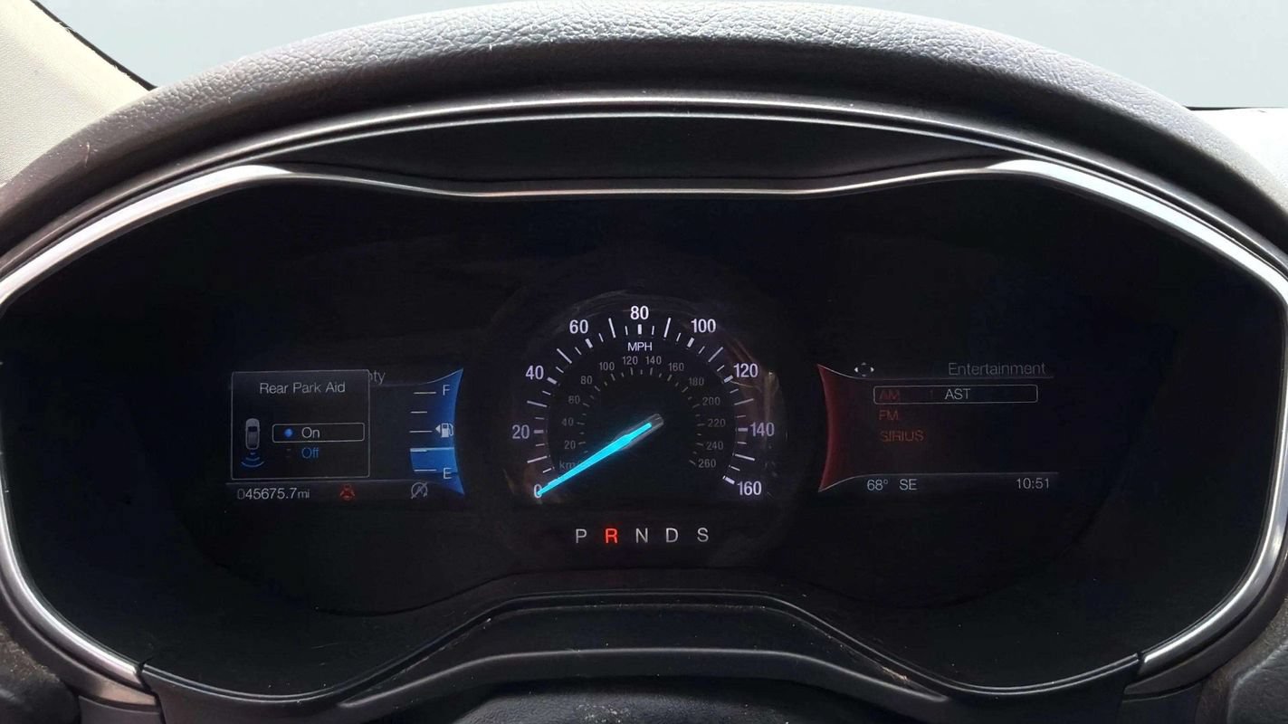 Used 2019 Ford Fusion SE FWD image 11