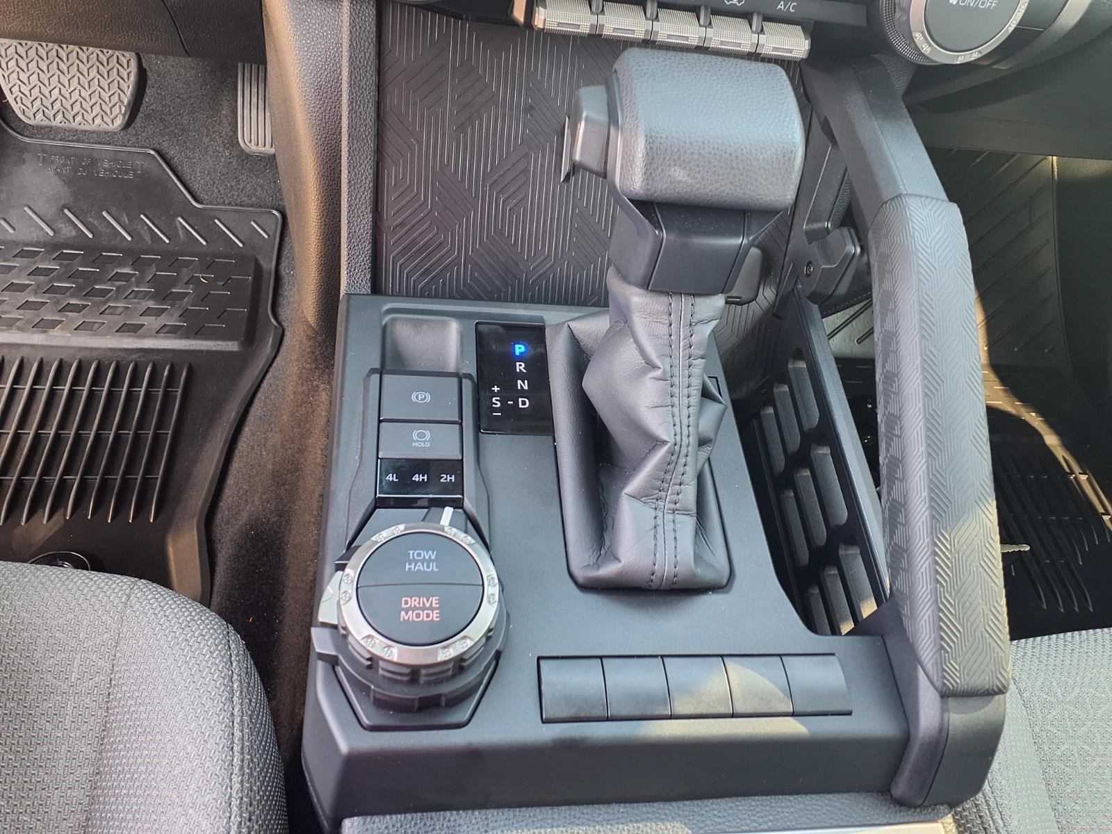 Used 2025 Toyota 4Runner SR5 AWD/4WD image 18
