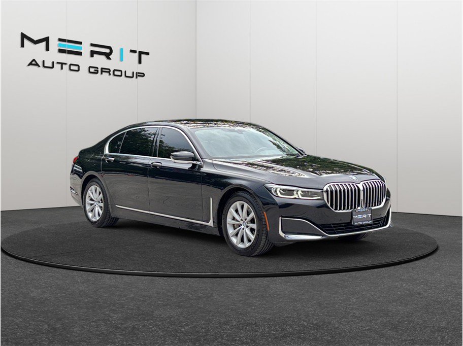 Used 2021 BMW 740i xDrive AWD/4WD image 1