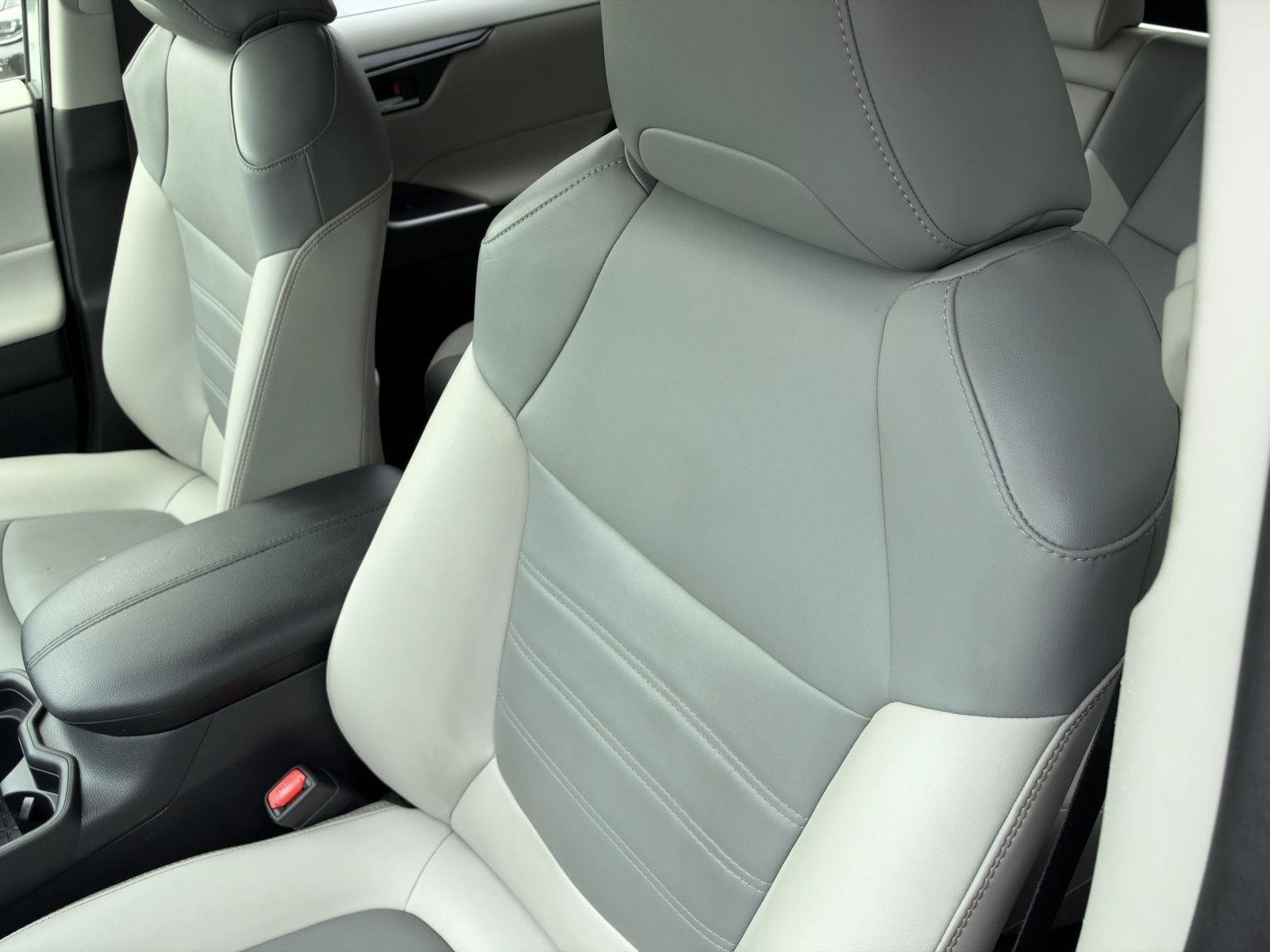 Used 2019 Toyota RAV4 XLE Premium w/ Cold Weather Package AWD/4WD image 23