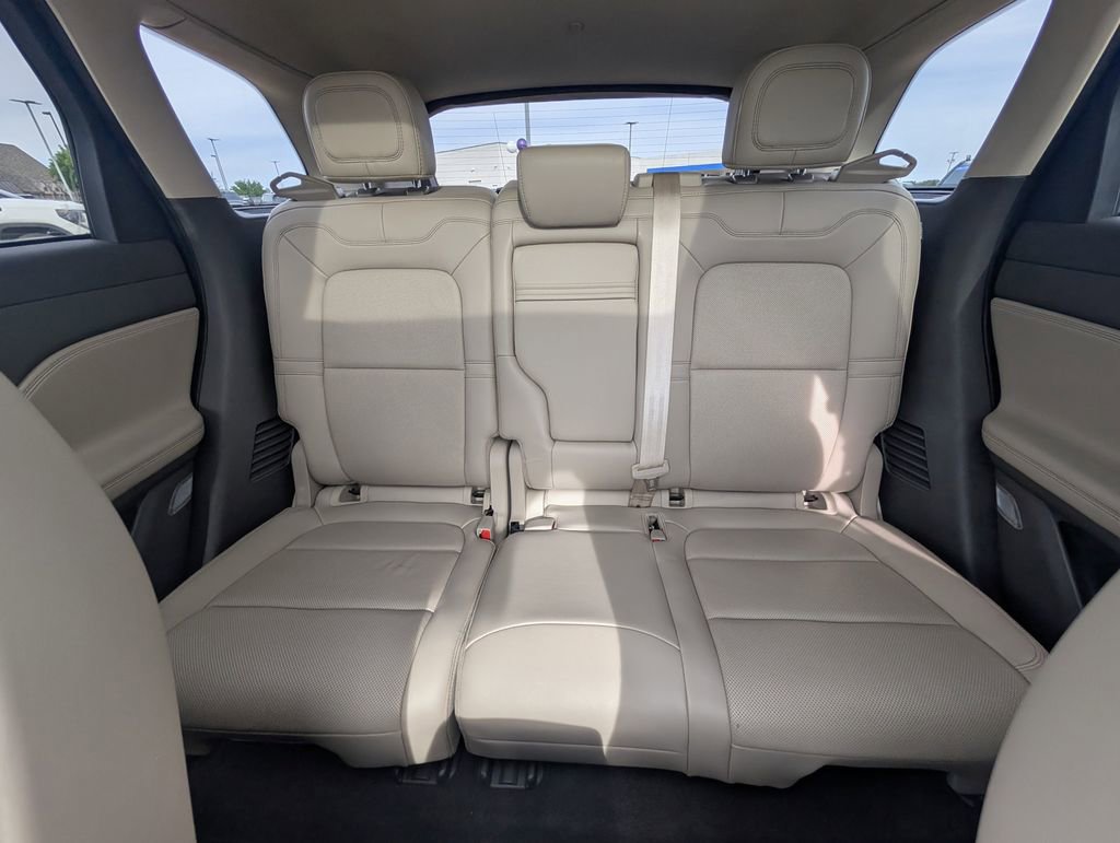 Used 2024 Lincoln Corsair Reserve w/ Equipment Group 201A image 12