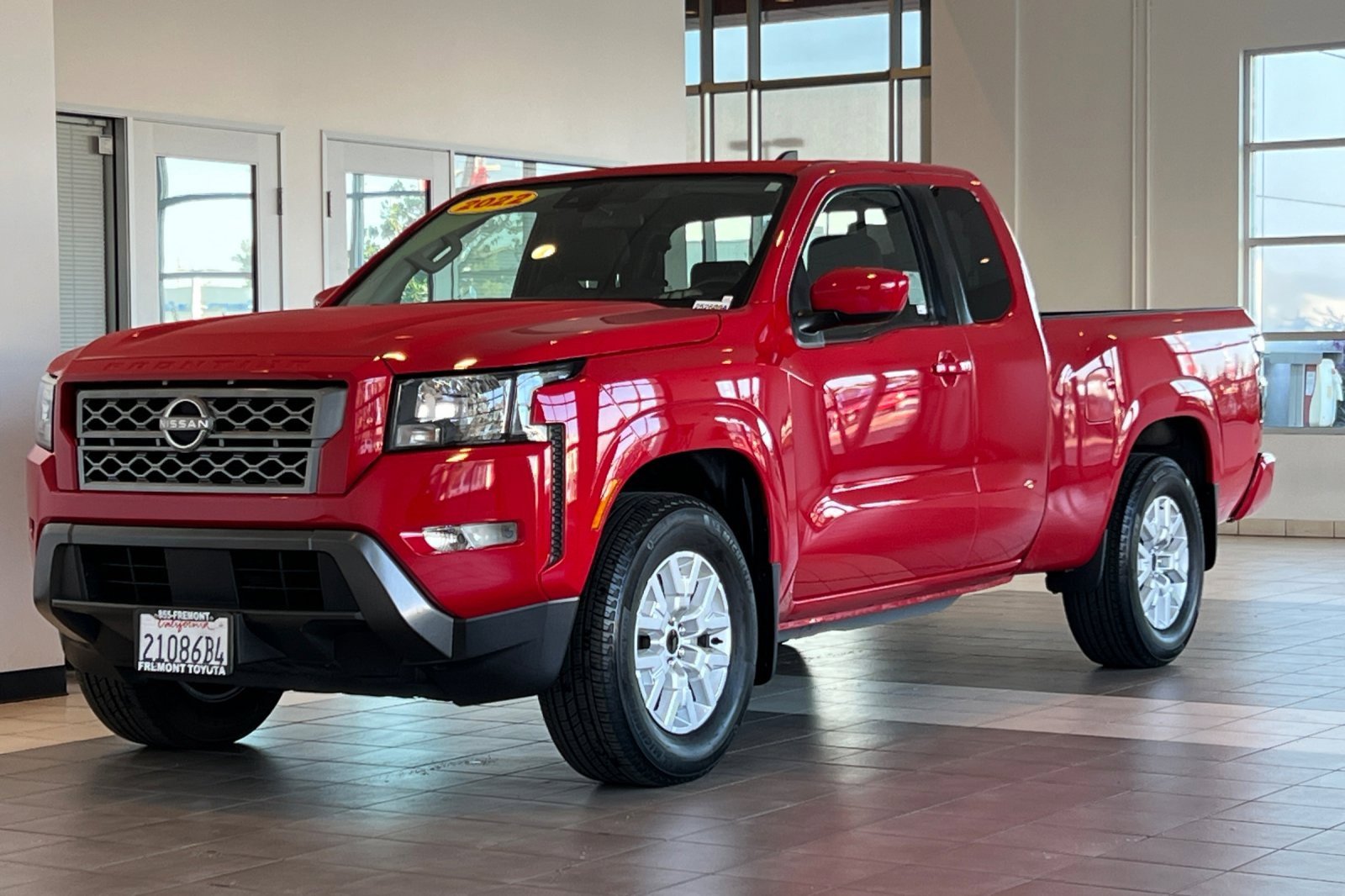 Used 2022 Nissan Frontier SV image 8