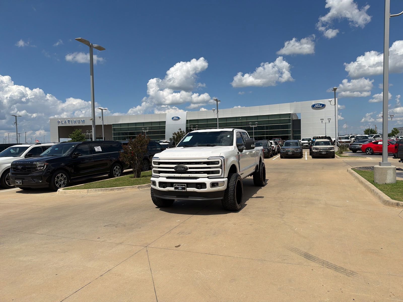 Used 2023 Ford F250 Platinum AWD/4WD image 27