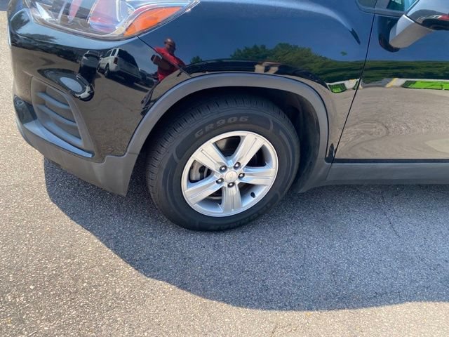 Used 2020 Chevrolet Trax LS FWD image 14