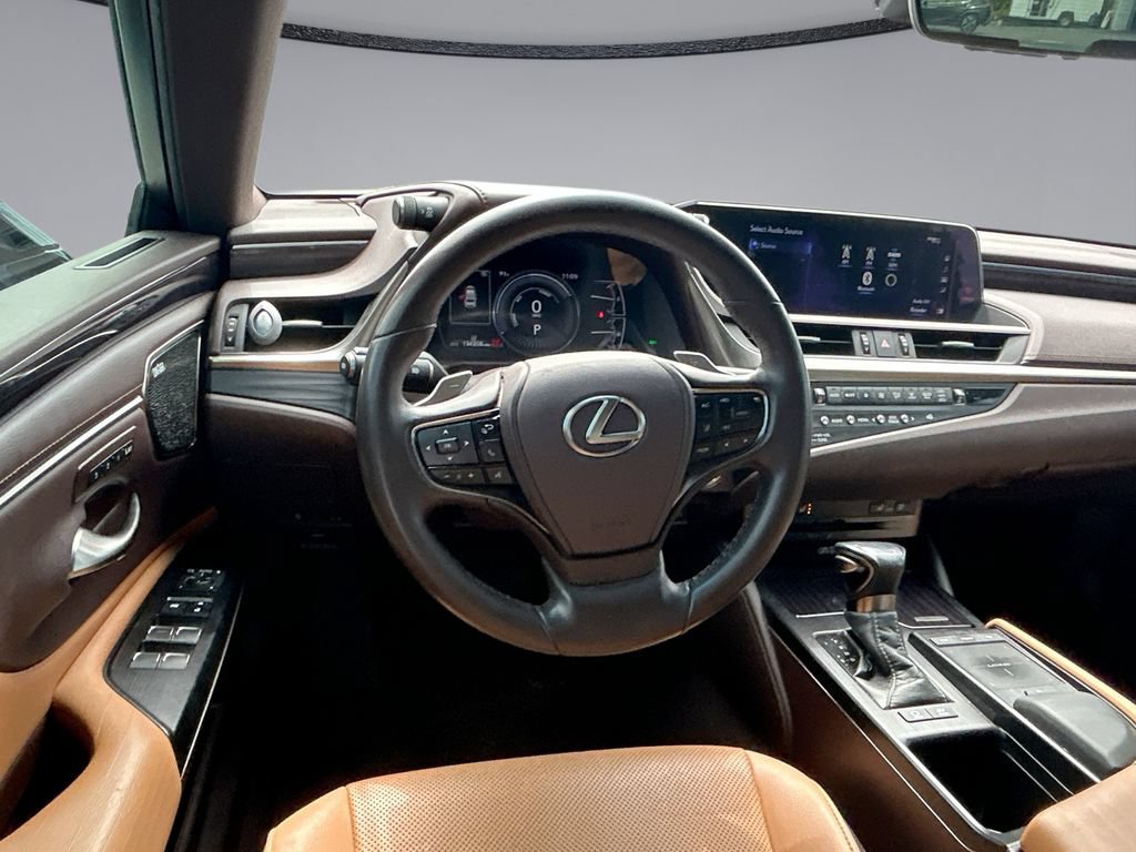 Used 2021 Lexus ES 300h w/ Premium Package FWD image 10