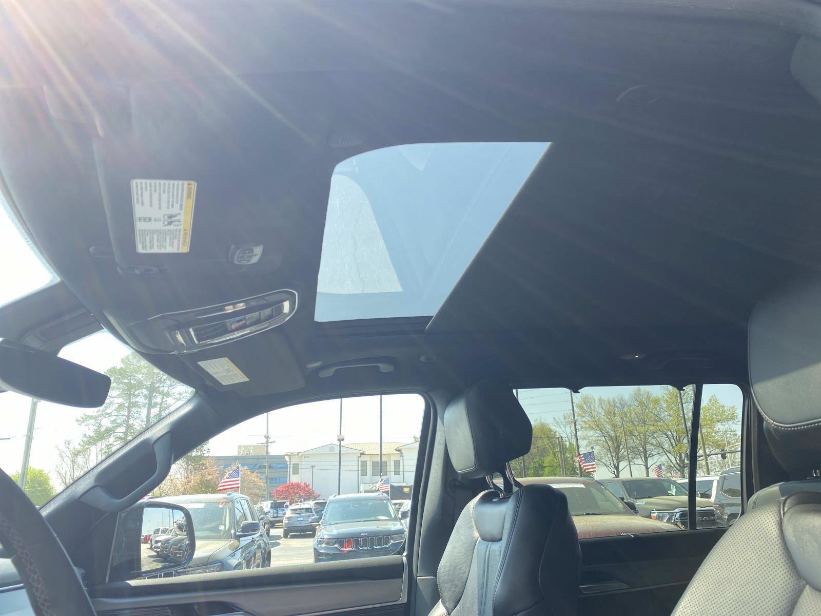 Certified 2024 Jeep Wagoneer Series II w/ Convenience Group I image 27