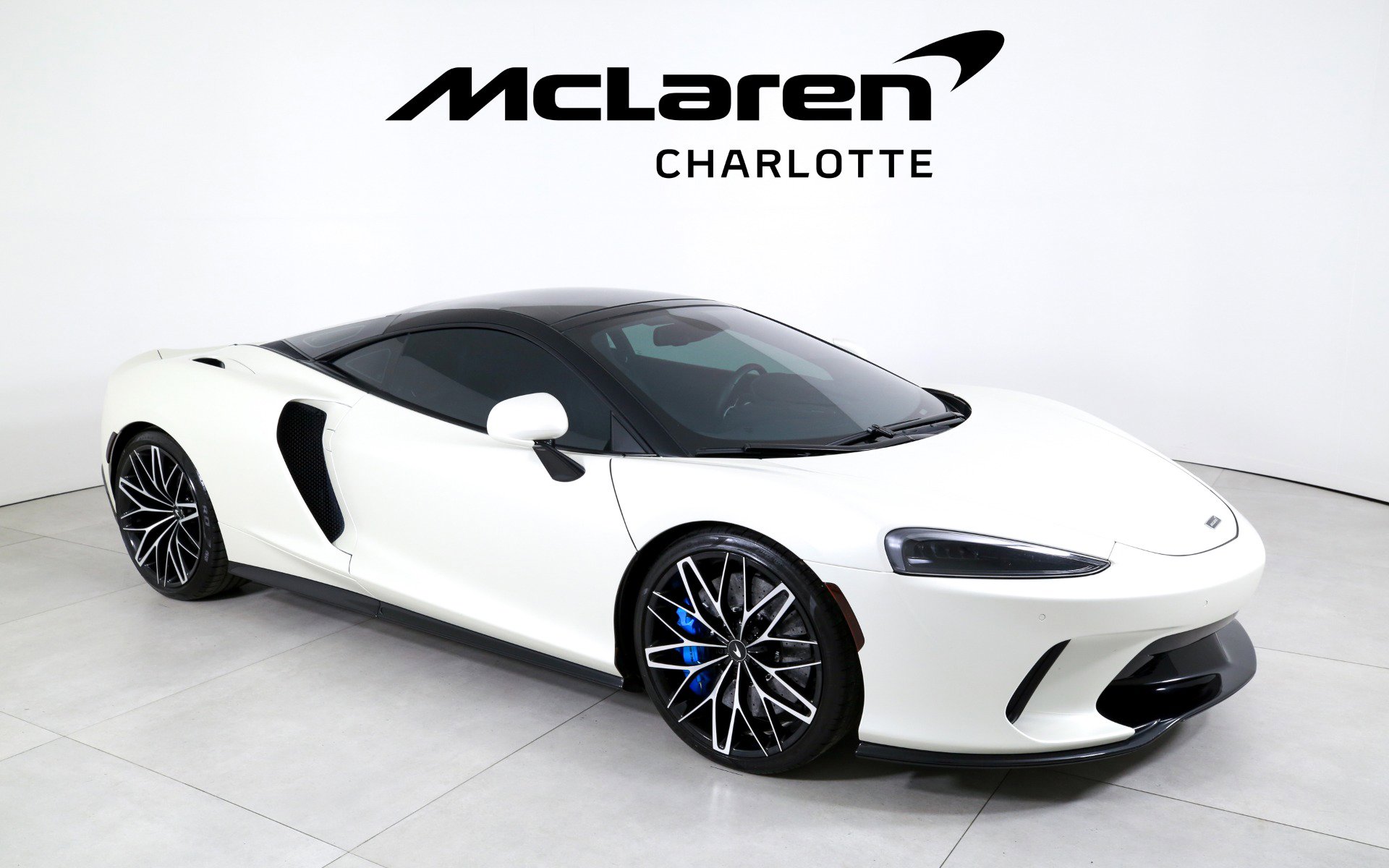Used 2022 McLaren GT image 2