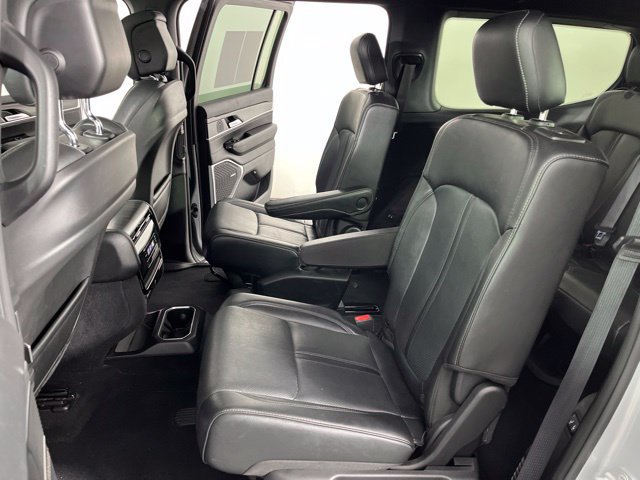 Used 2023 Jeep Wagoneer Series II w/ Premium Group I AWD/4WD image 43