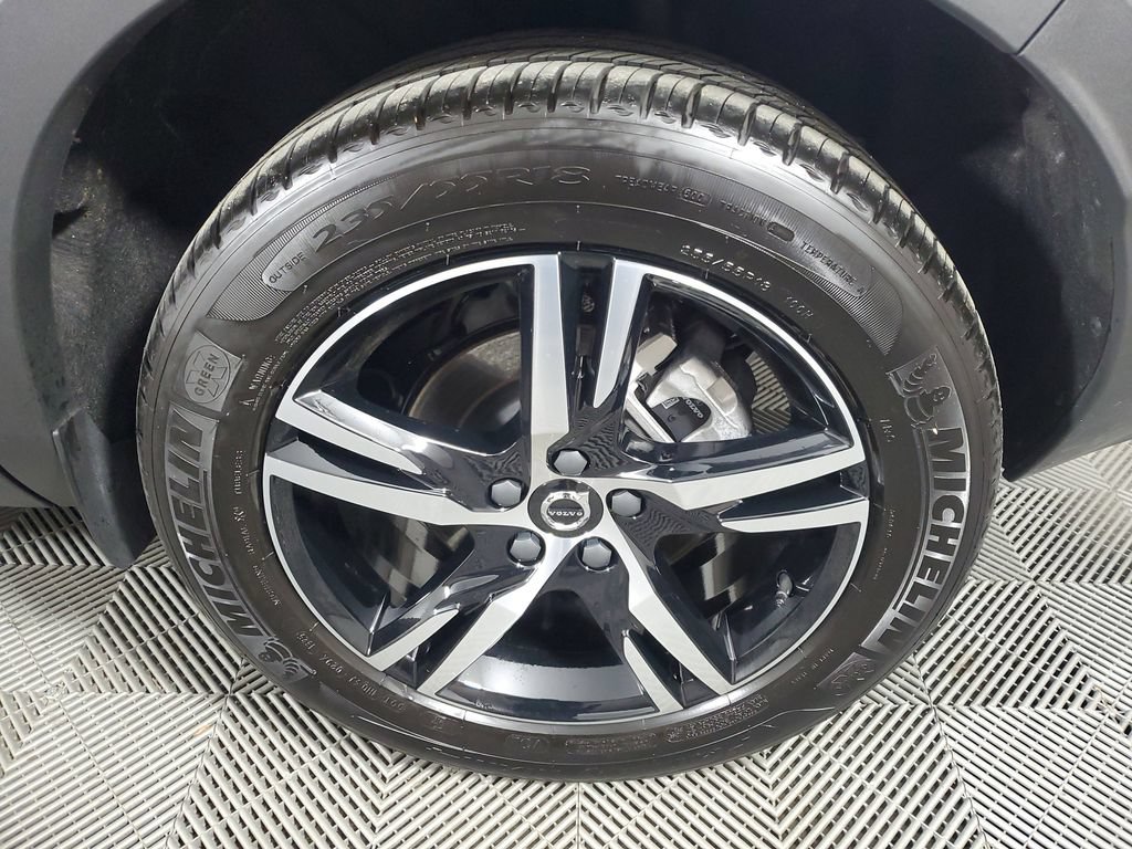 Certified 2026 Volvo XC40 B5 Core w/ Climate Package AWD/4WD image 13
