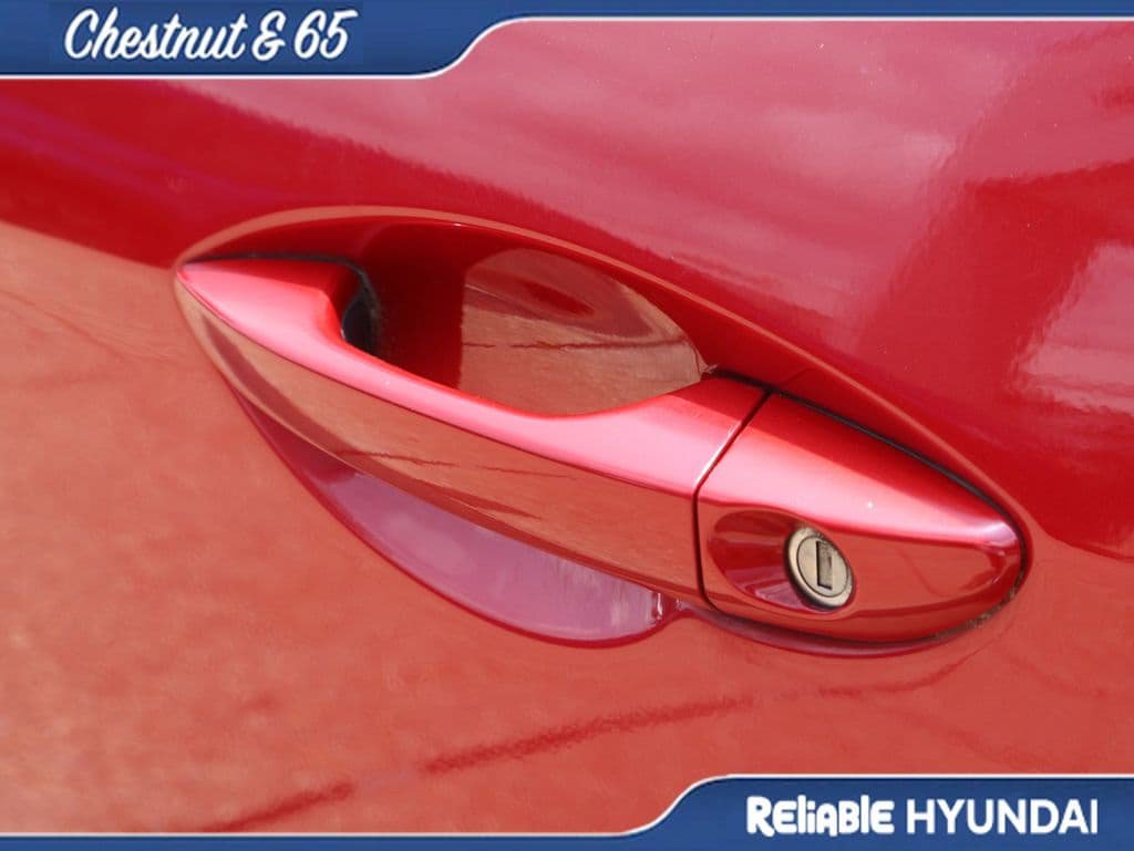 Used 2016 Hyundai Veloster FWD image 17