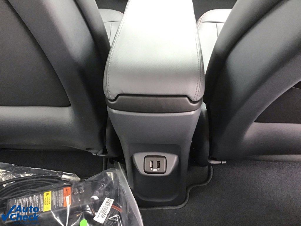 Used 2019 Chevrolet Bolt Premier w/ Infotainment Package image 17