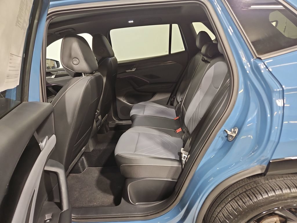 Certified 2025 Volkswagen Tiguan SE R-Line AWD/4WD image 25