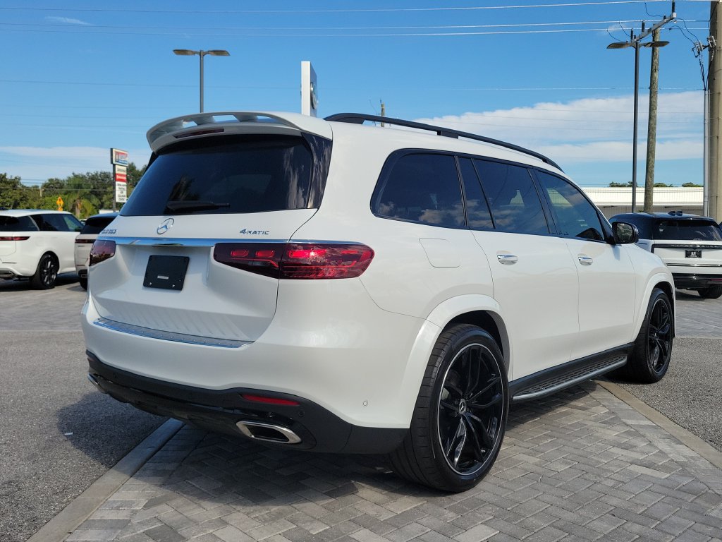 Used 2025 Mercedes-Benz GLS 580 4MATIC image 5