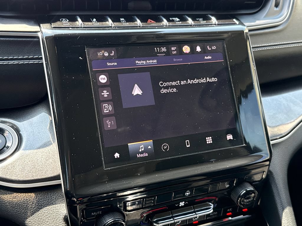 Used 2022 Jeep Grand Cherokee Laredo w/ Luxury Tech Group I RWD image 24
