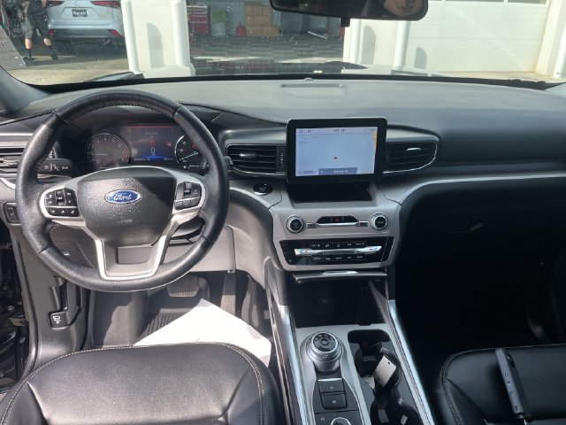 Used 2023 Ford Explorer XLT w/ Equipment Group 202A AWD/4WD image 22