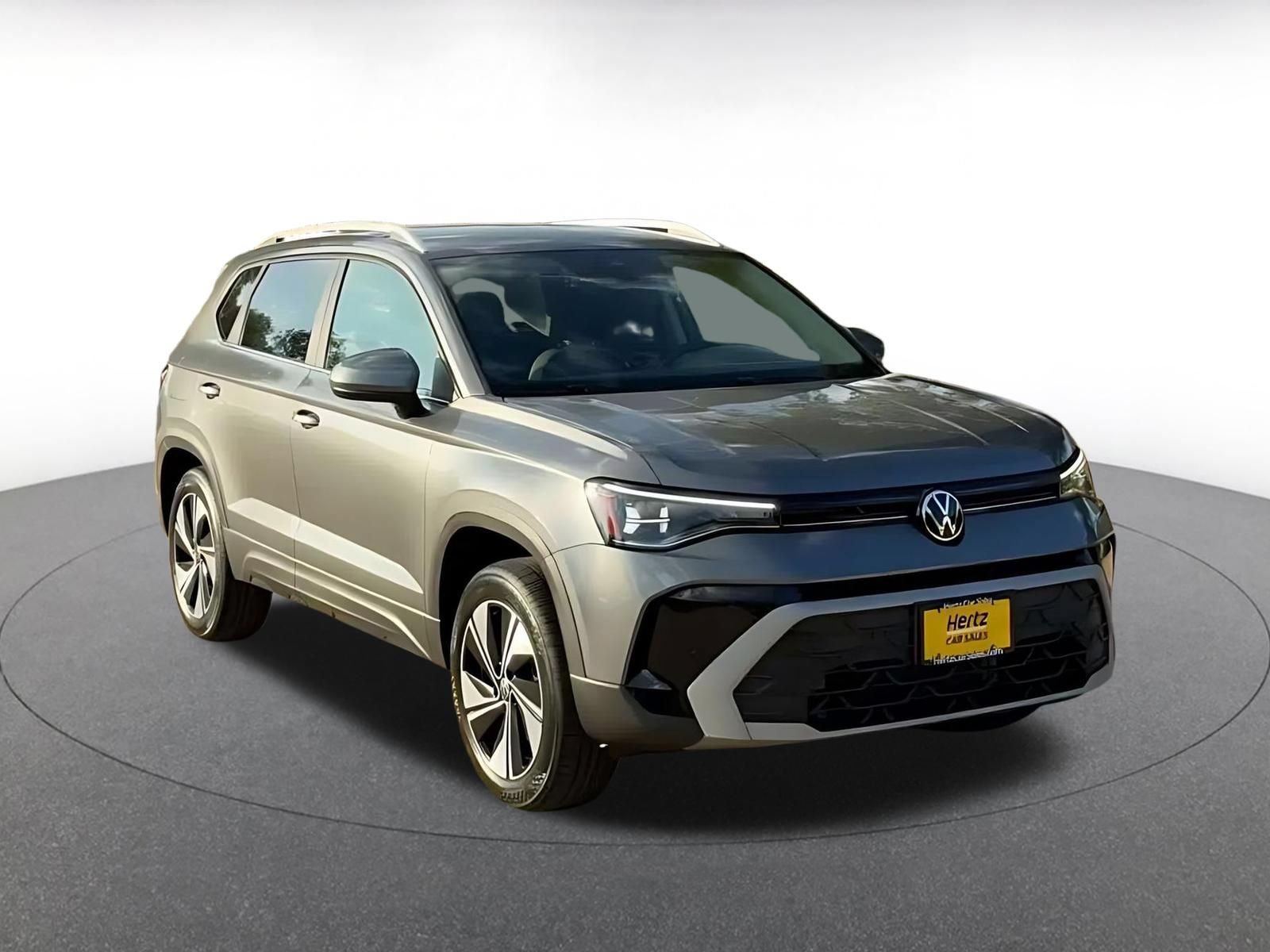 Used 2026 Volkswagen Taos SE AWD/4WD image 3