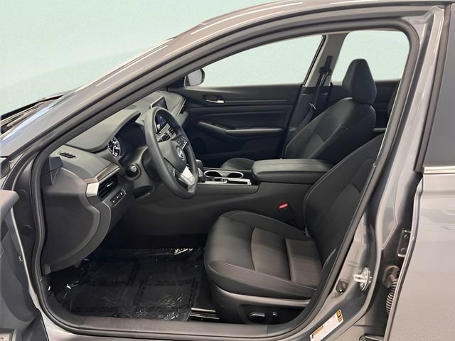Used 2024 Nissan Altima 2.5 SV FWD image 16