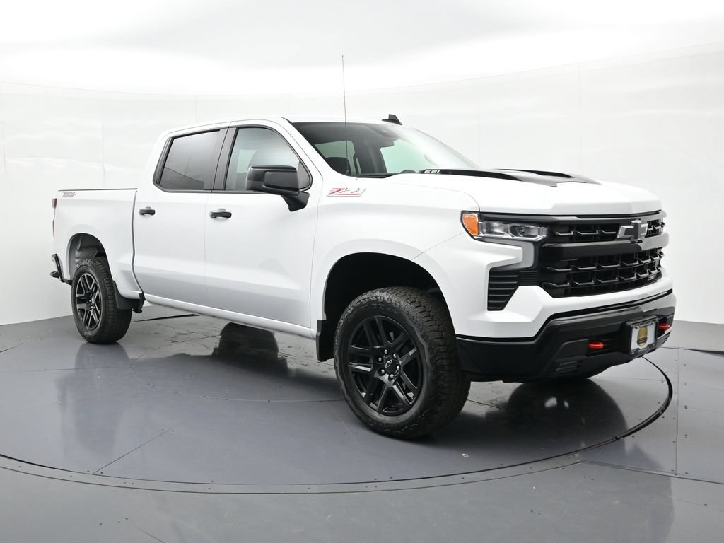 Used 2025 Chevrolet Silverado 1500 LT Trail Boss AWD/4WD image 4