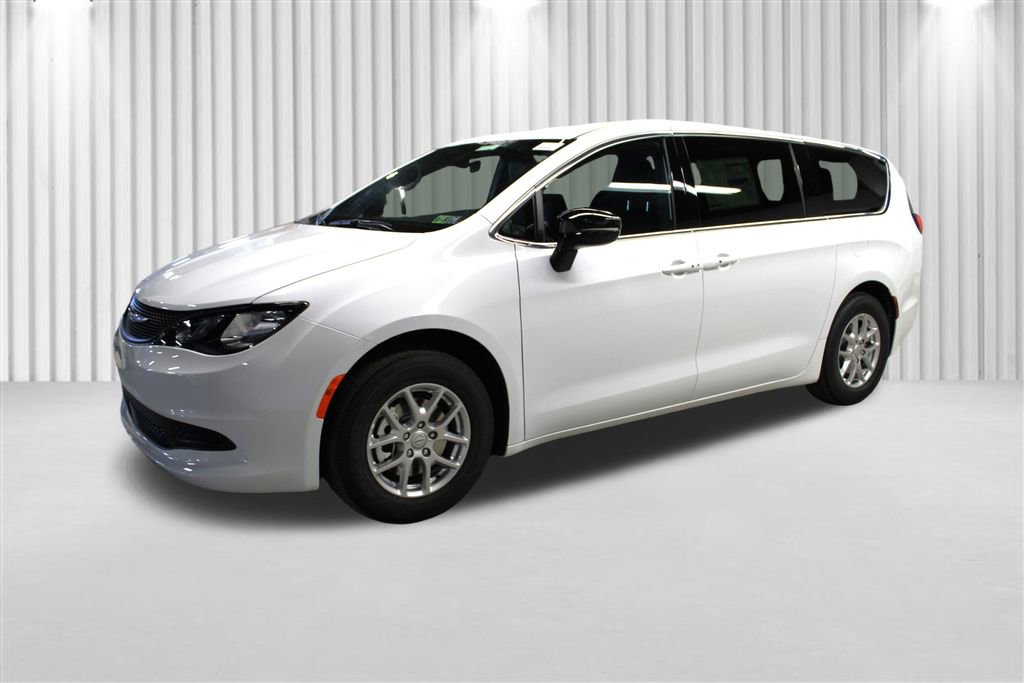 New 2026 Chrysler Voyager LX image 8