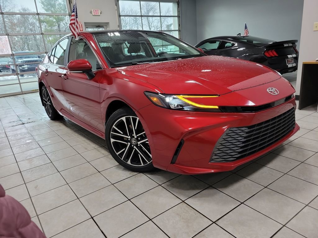 Used 2025 Toyota Camry XLE image 41