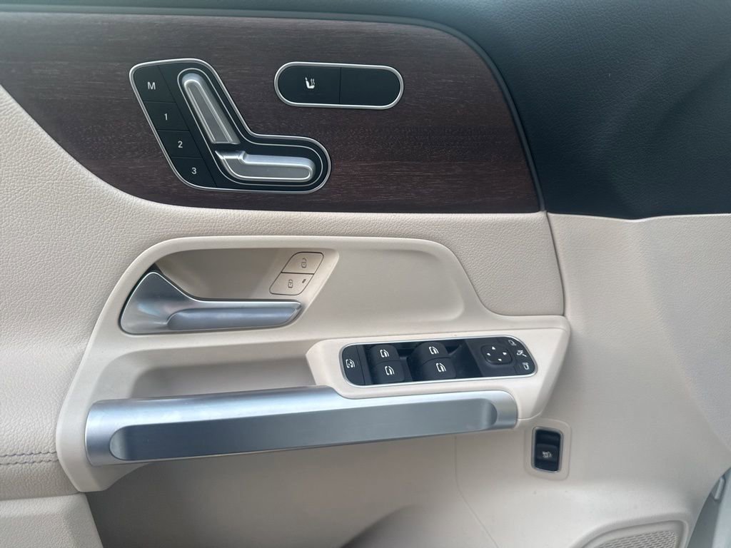 Used 2023 Mercedes-Benz GLB 250 image 14