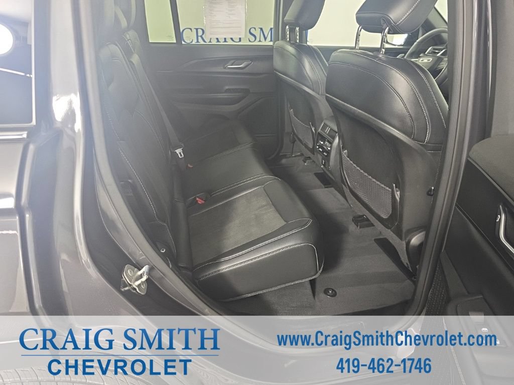 Used 2023 Jeep Grand Cherokee Altitude AWD/4WD image 14