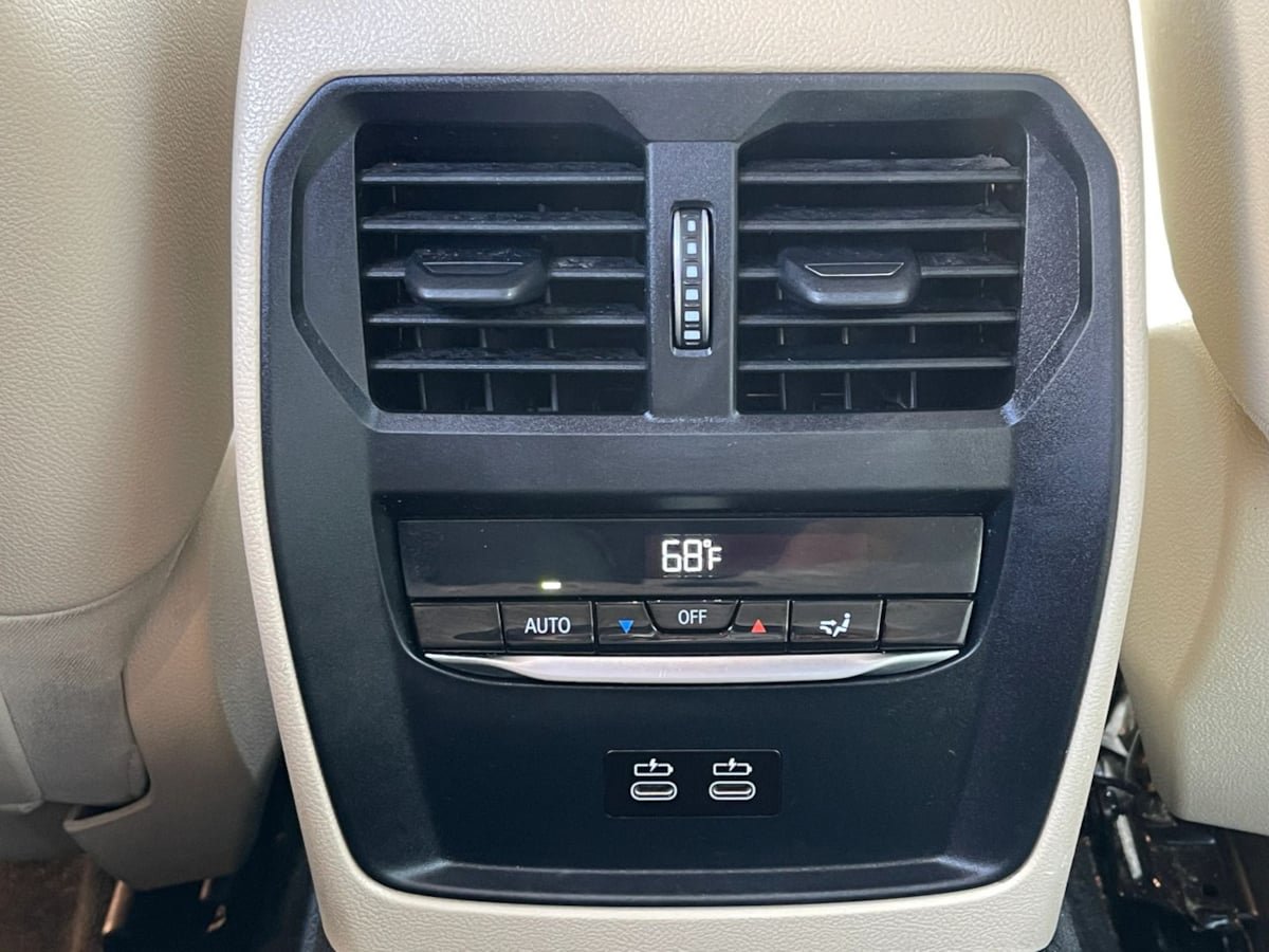 Used 2022 BMW 330e w/ Driving Assistance Package RWD image 19