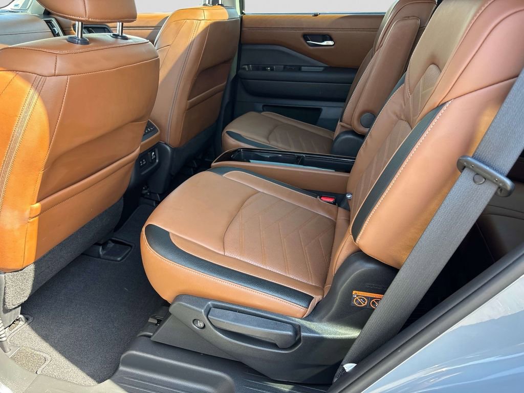 Certified 2023 Nissan Pathfinder Platinum AWD/4WD image 10