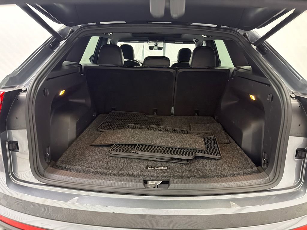 Used 2022 Volkswagen Atlas Cross Sport SE w/ Panoramic Sunroof Package image 19