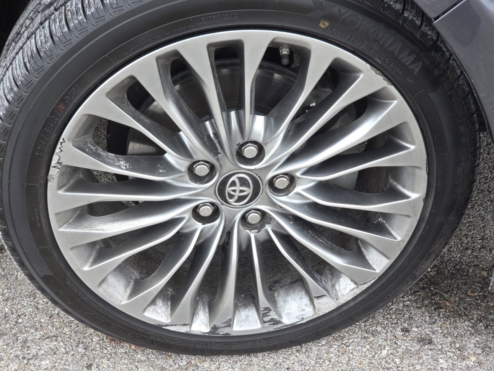 Used 2016 Toyota Avalon Limited image 12