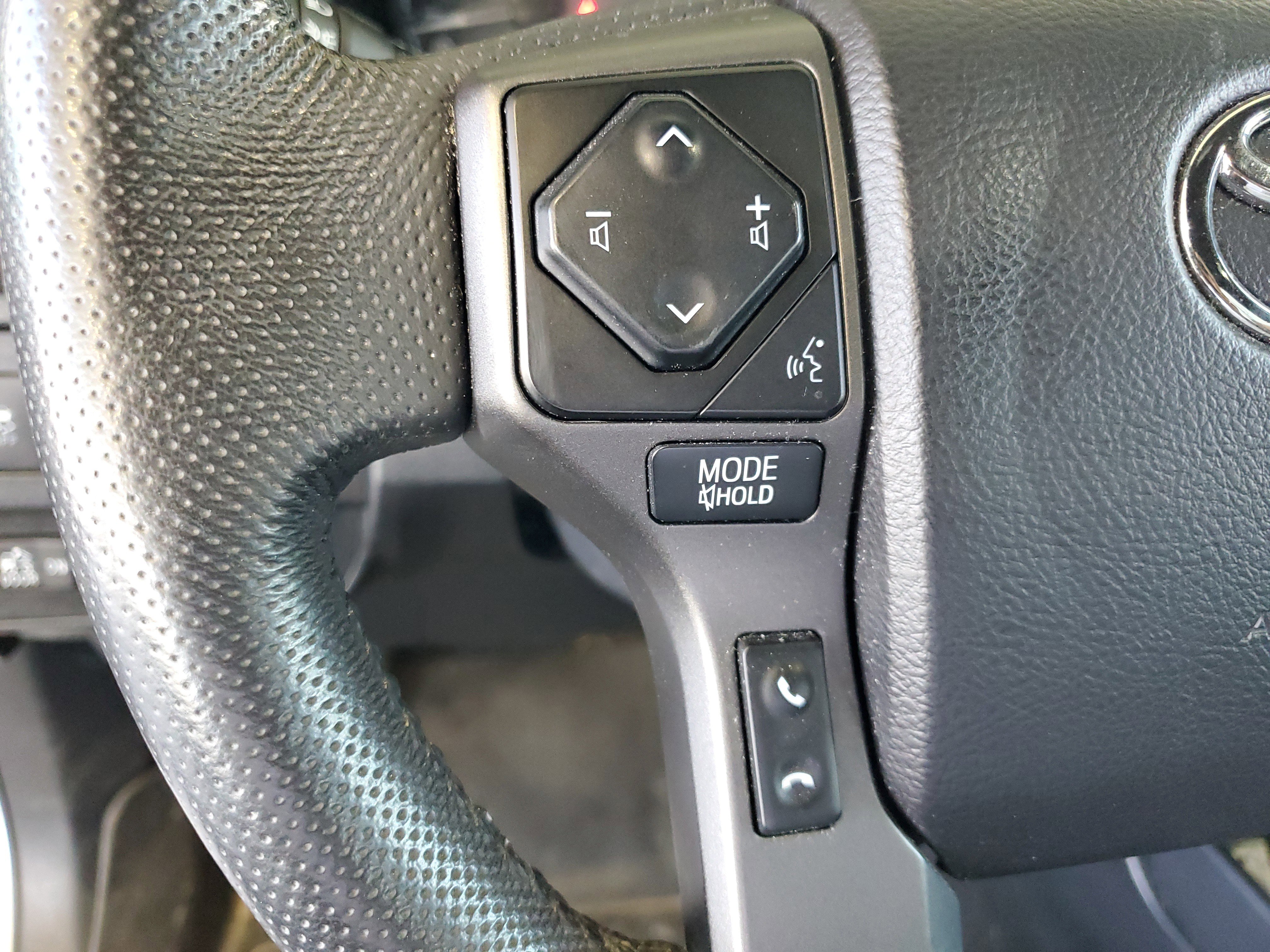 Used 2021 Toyota Tacoma TRD Off-Road w/ Technology Package AWD/4WD image 23