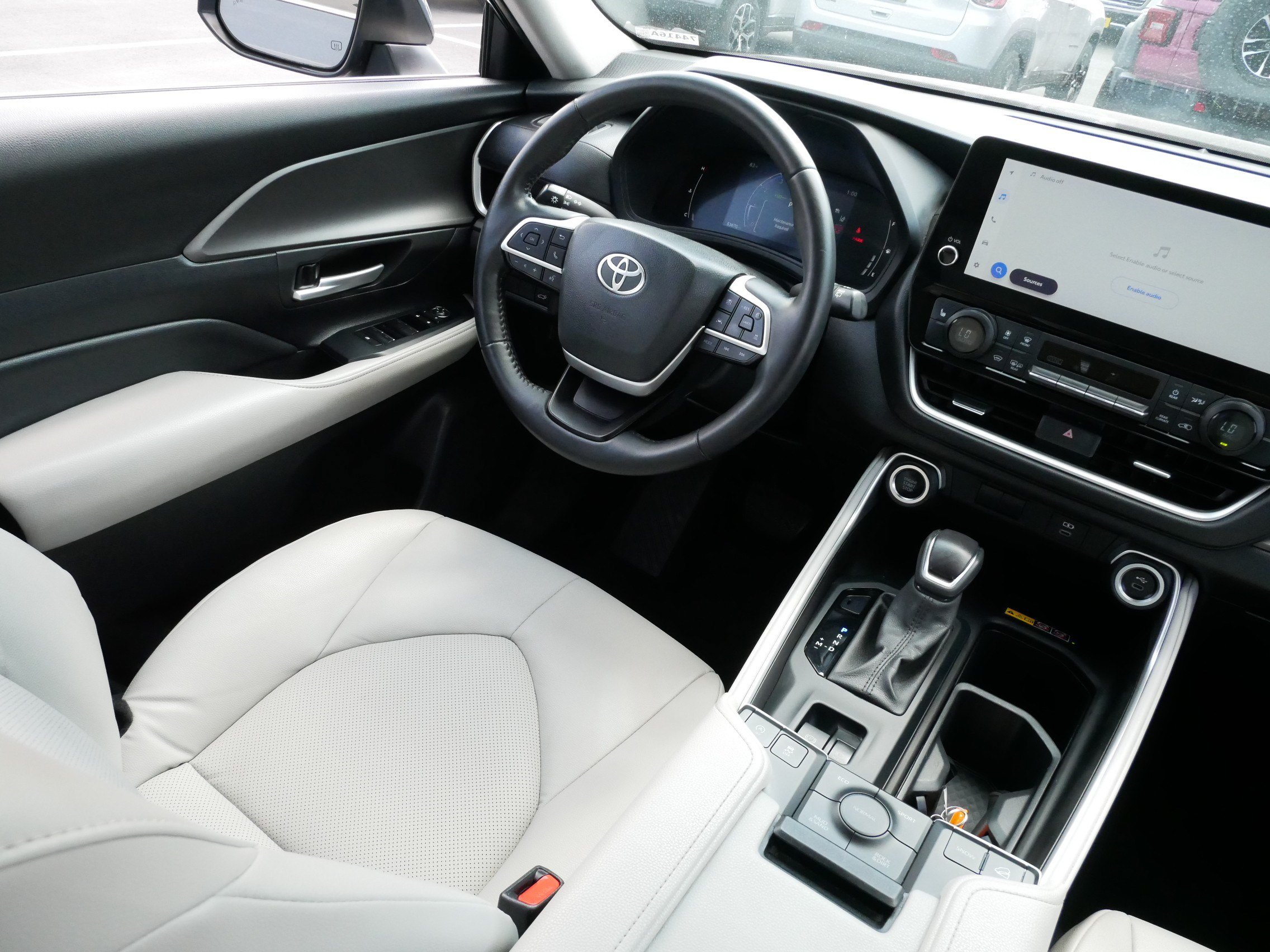 Used 2024 Toyota Grand Highlander AWD image 9