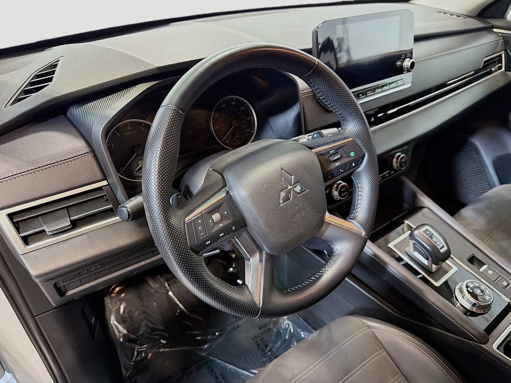 Used 2024 Mitsubishi Outlander SE AWD/4WD image 9
