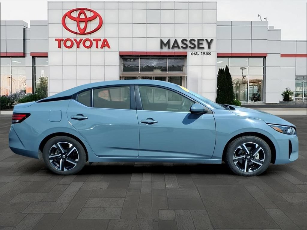 Used 2024 Nissan Sentra SV FWD image 2