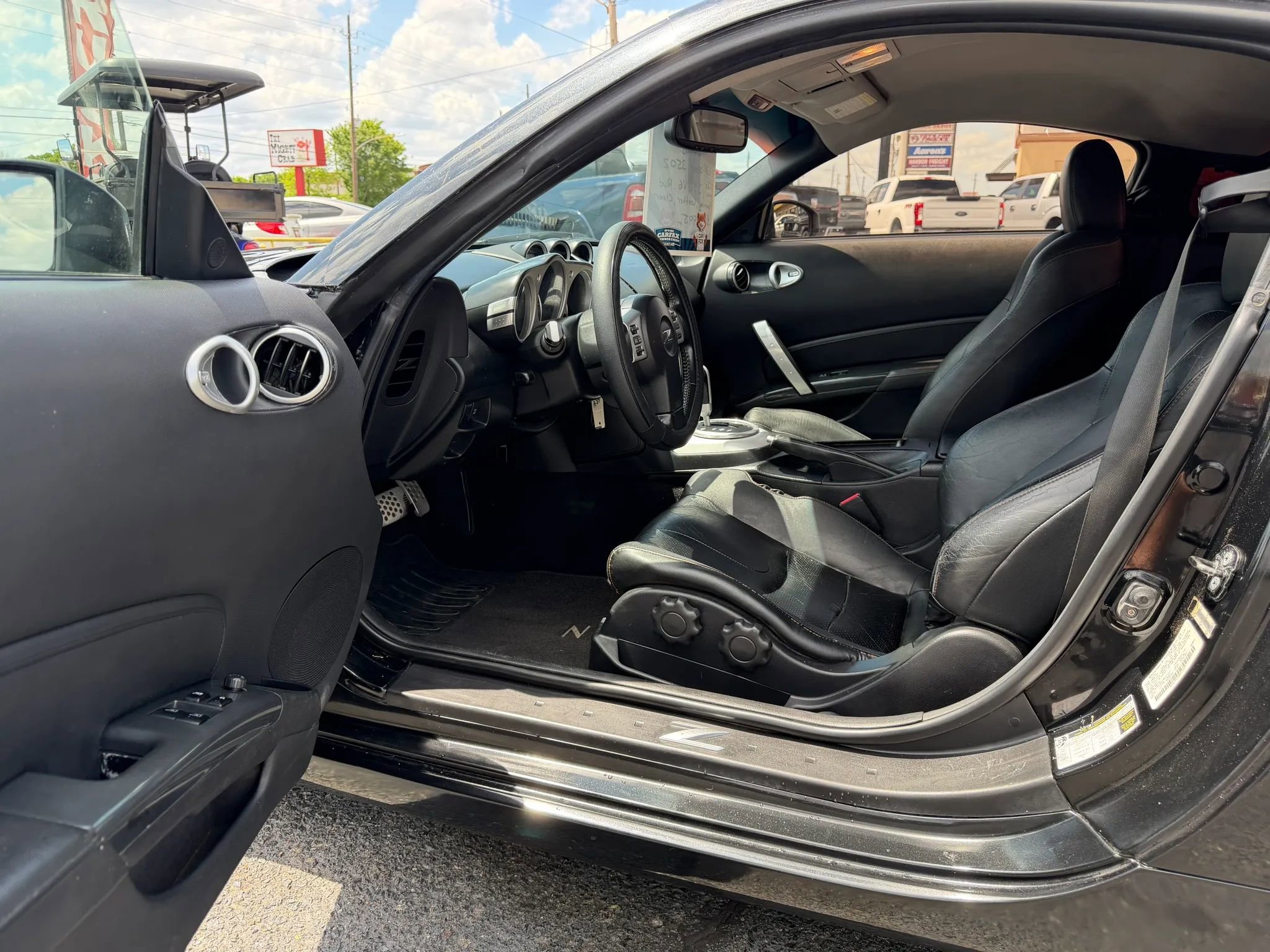 Used 2008 Nissan 350Z Touring RWD image 4