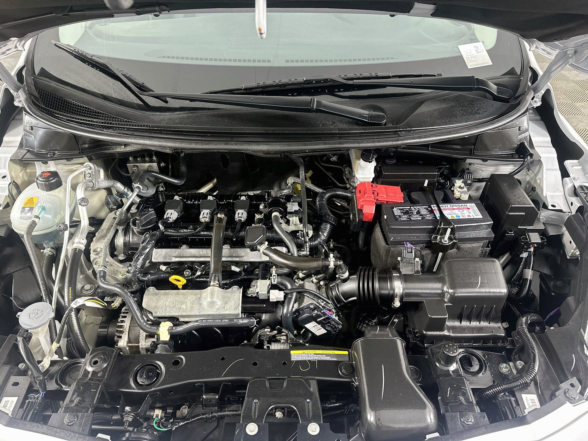 Used 2025 Nissan Versa SV FWD image 32