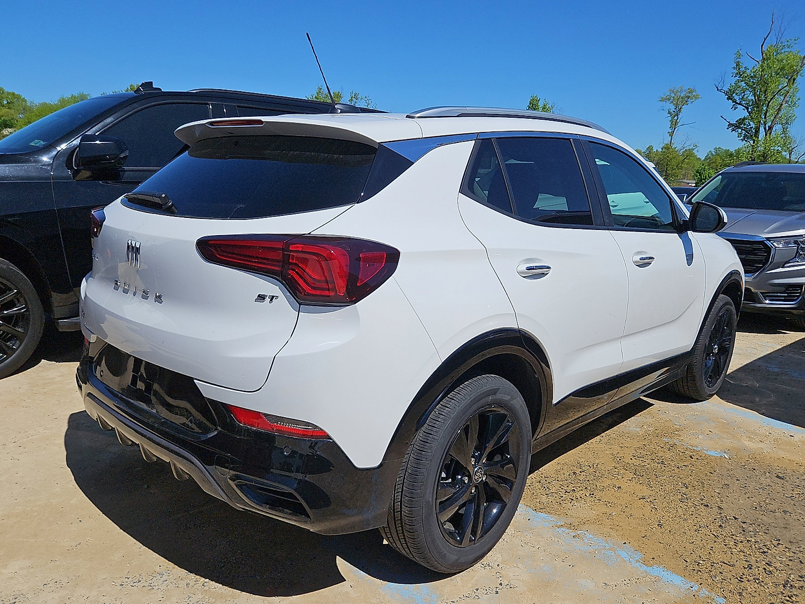 Certified 2024 Buick Encore GX Sport Touring w/ Advanced Technology Package AWD/4WD image 8