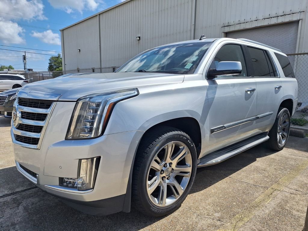 Used 2015 Cadillac Escalade Luxury RWD image 4